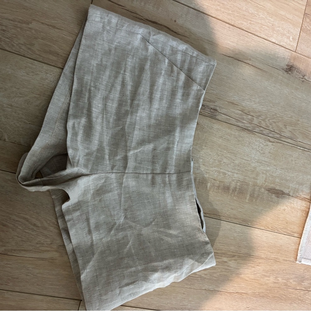 Reformation June Low Rise Linen Short - Picture 5 of 7